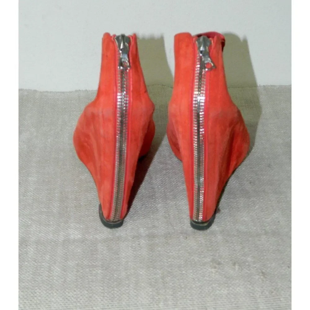 Jenni Kayne Booties Size 8 Orange Suede Cayenne Coral Open Toe‎ Zip Back Wedge